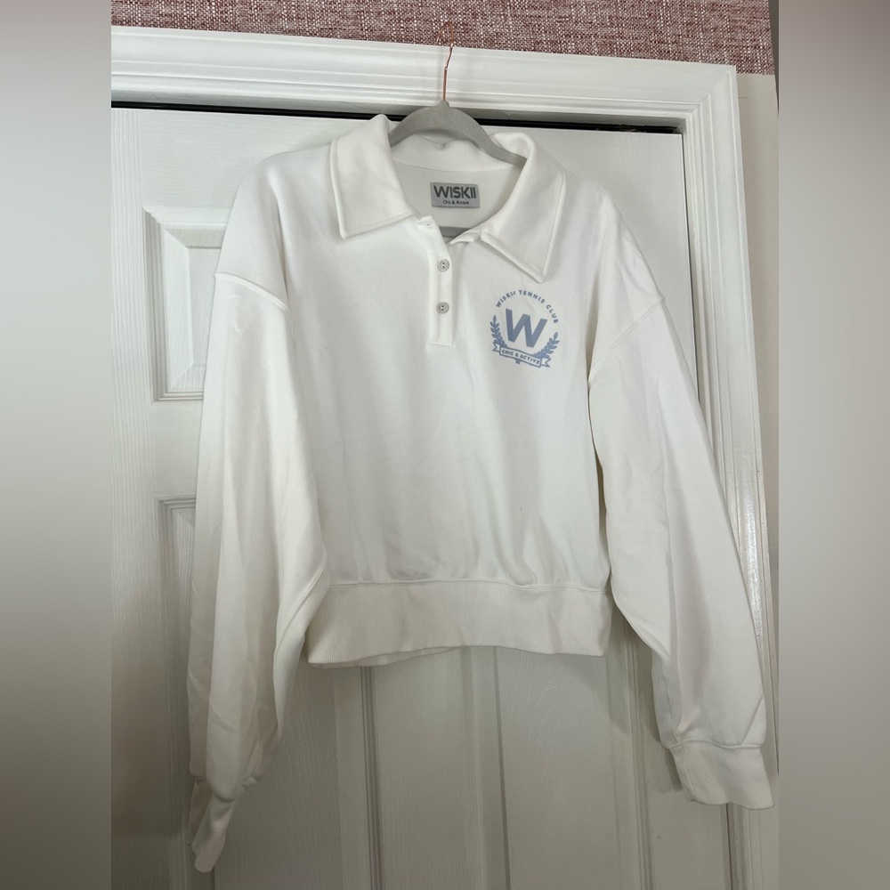 Wiskii (Australian brand worn by Taylor swift) collared sweatshirt, size medium